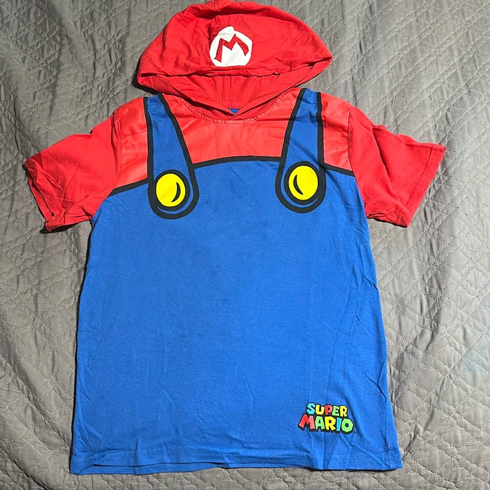 SUPER MARIO SHORT SLEEVE TOP WITH HOODIE